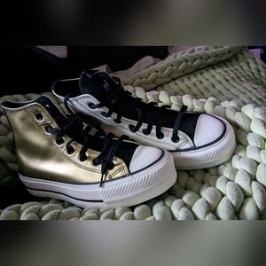 Women's Chuck Taylor All-Star lift platform leather shoe